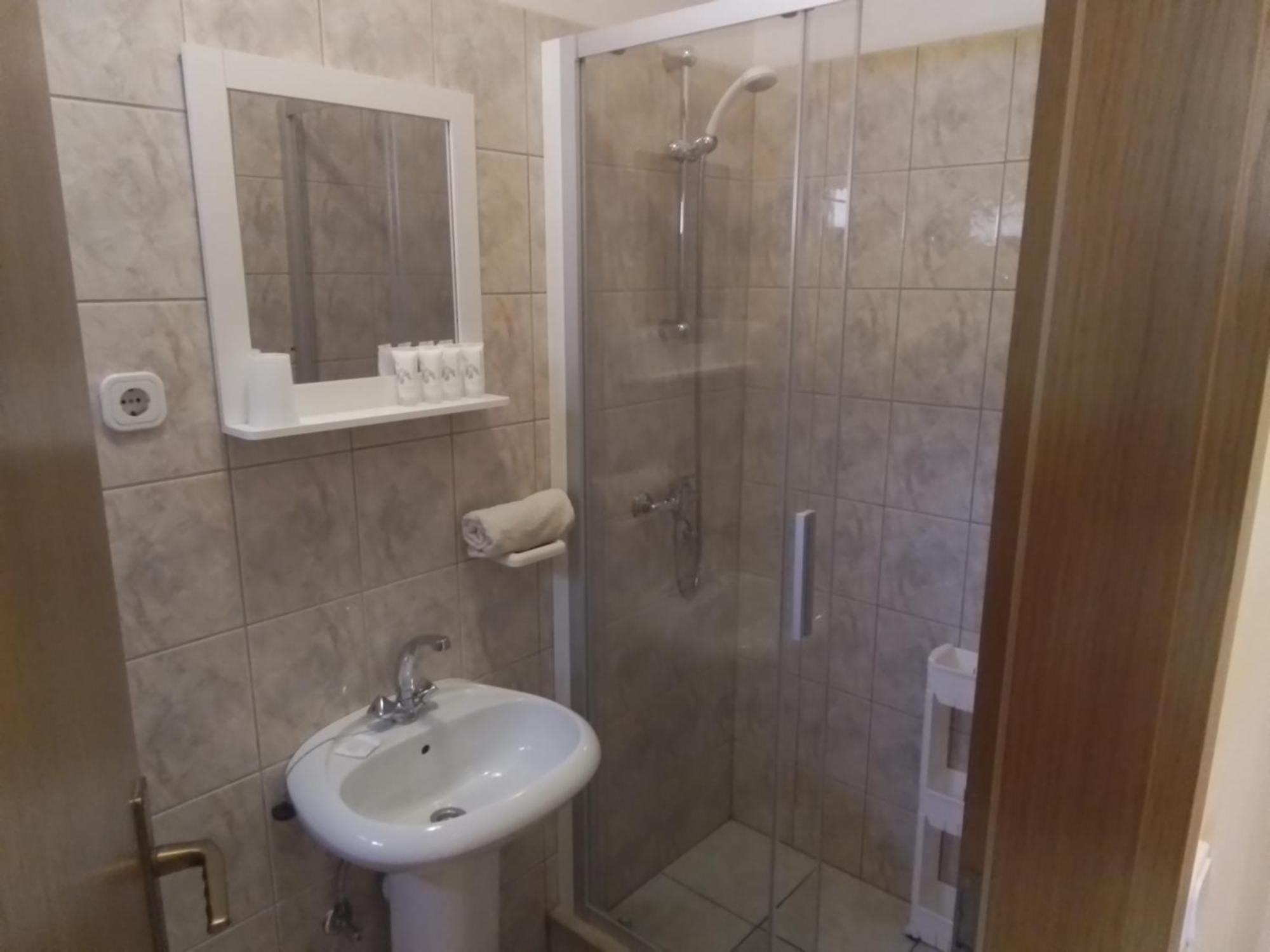 Apartmani Fani 2 Min Walking From Sea Orebic Exterior photo