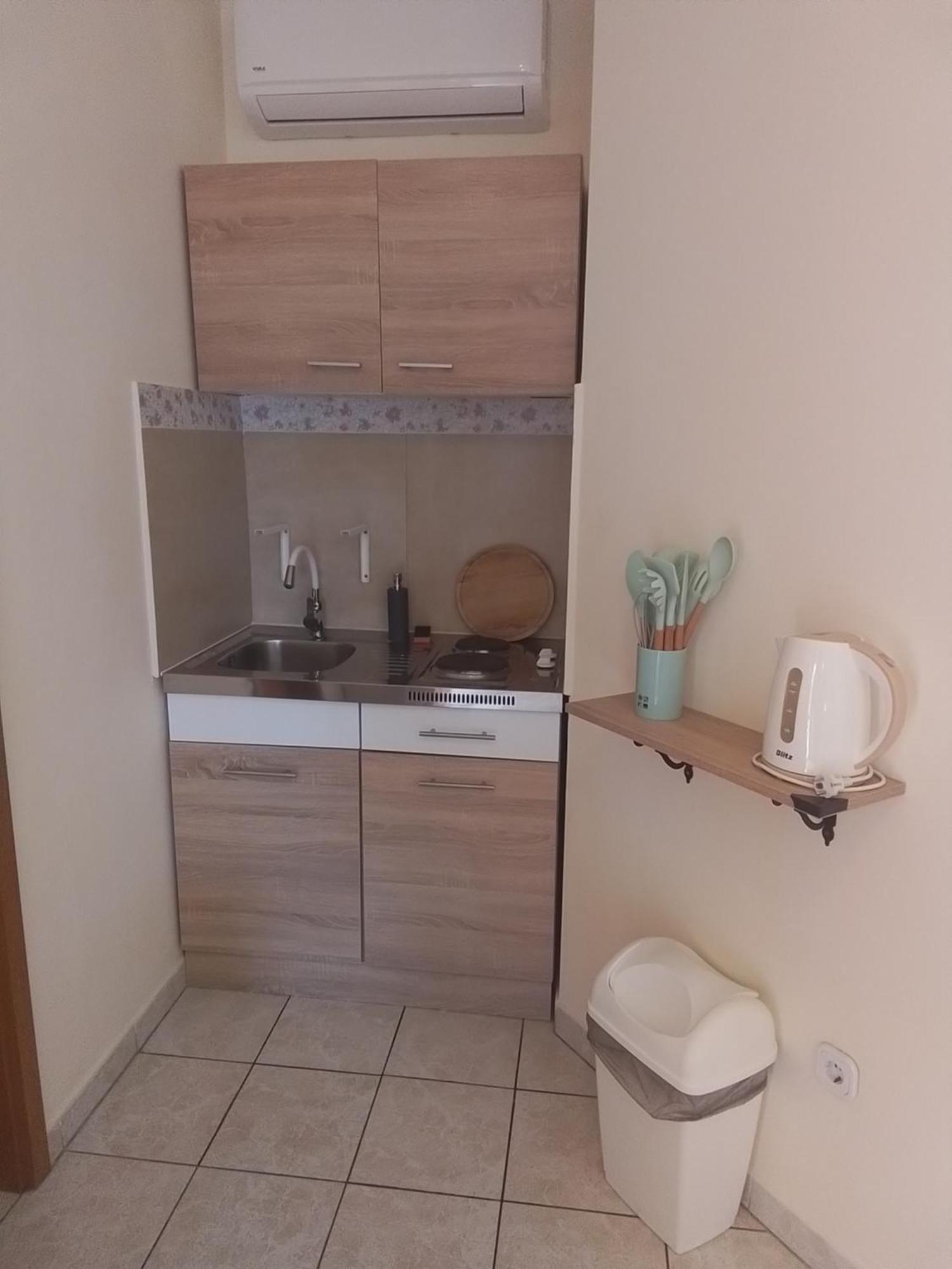 Apartmani Fani 2 Min Walking From Sea Orebic Exterior photo